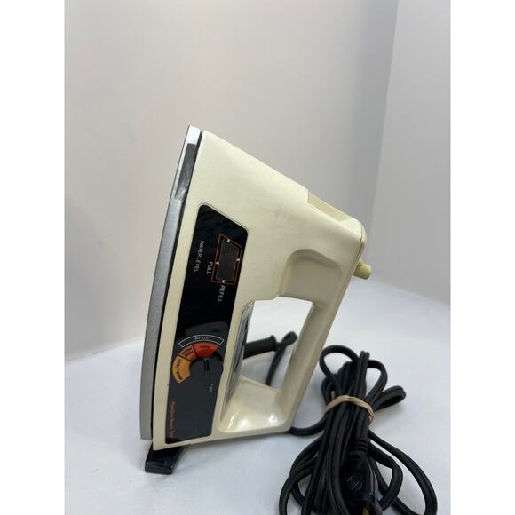 Hamilton Beach 749AL Speed o Light Iron Almond - Picture 5 of 9